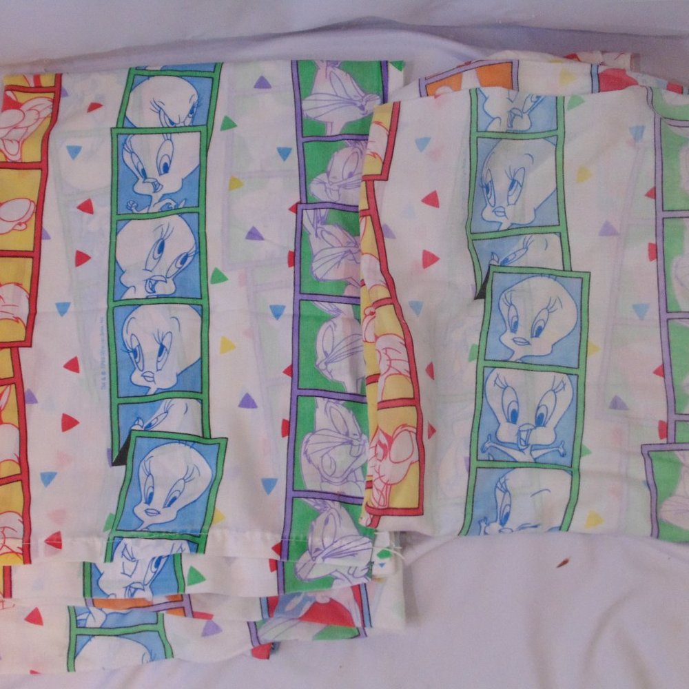 Vintage  1993 Looney Tunes Twin Sheet flat and fitted sheet no pillow case
